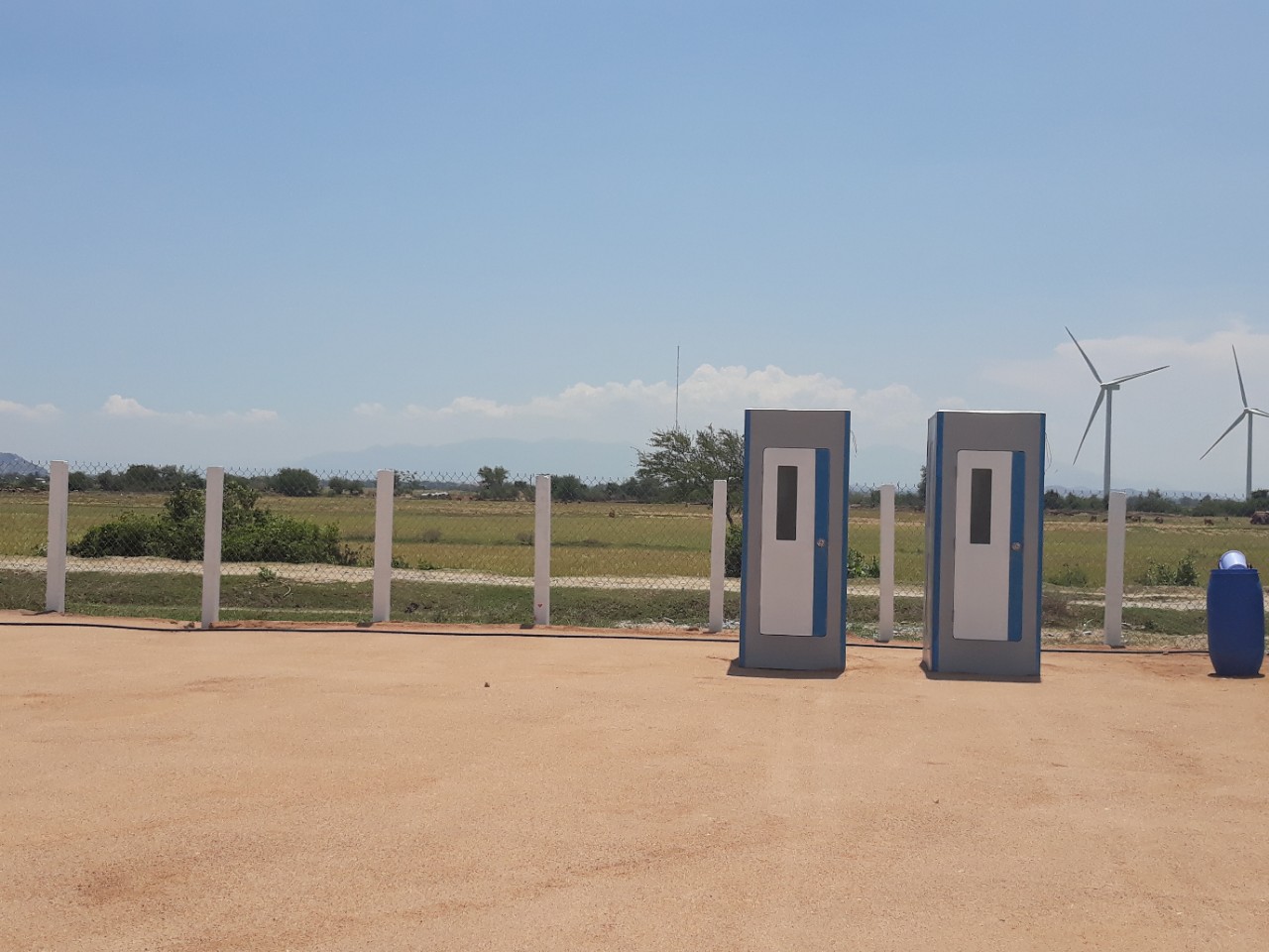 Nhà vệ sinh di động H17.1X được cấp cho nhà máy điện gió Ninh Thuận